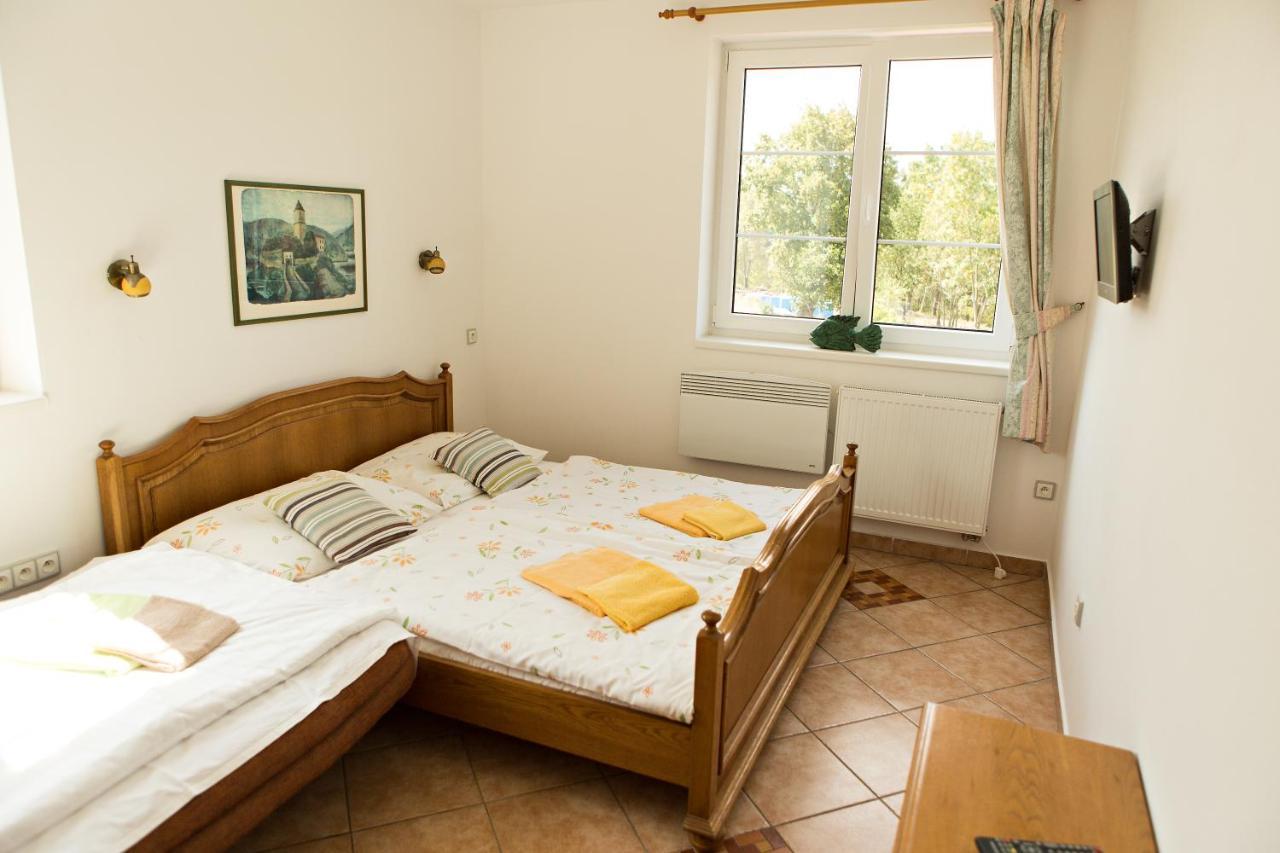 Pivovarsky Dvur Zvikov Zvíkovské Podhradí Esterno foto